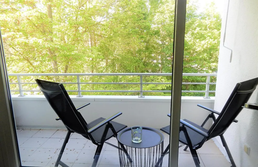Strandnahes Appartement Ostseescholle mit Balkon , Parkplatz-1