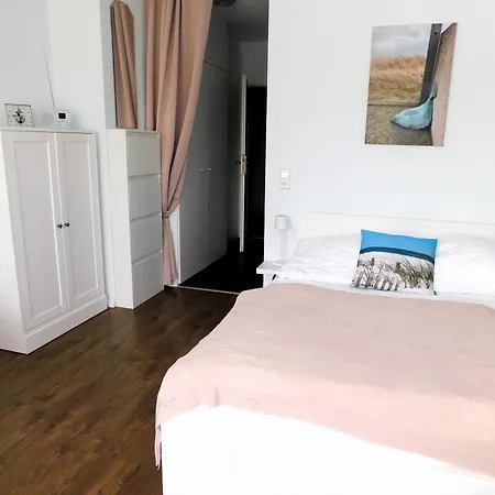 Strandnahes Appartement Ostseescholle mit Balkon , Parkplatz-2